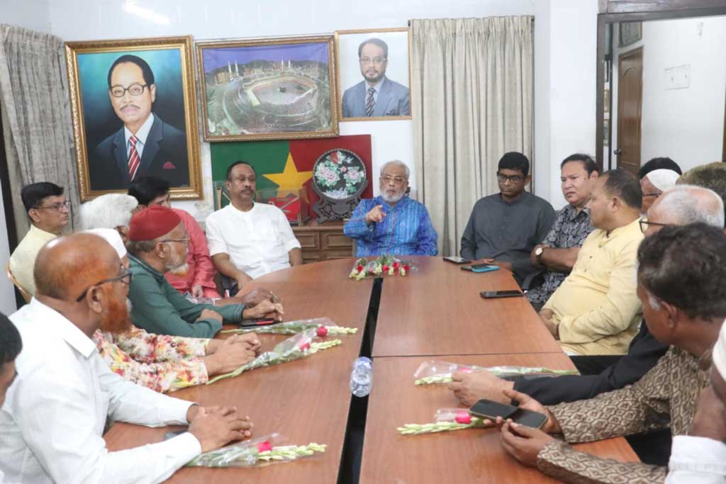 ভ্যান-মোটরসাইকেলের দখলে আজিজ টু পরীবাগ