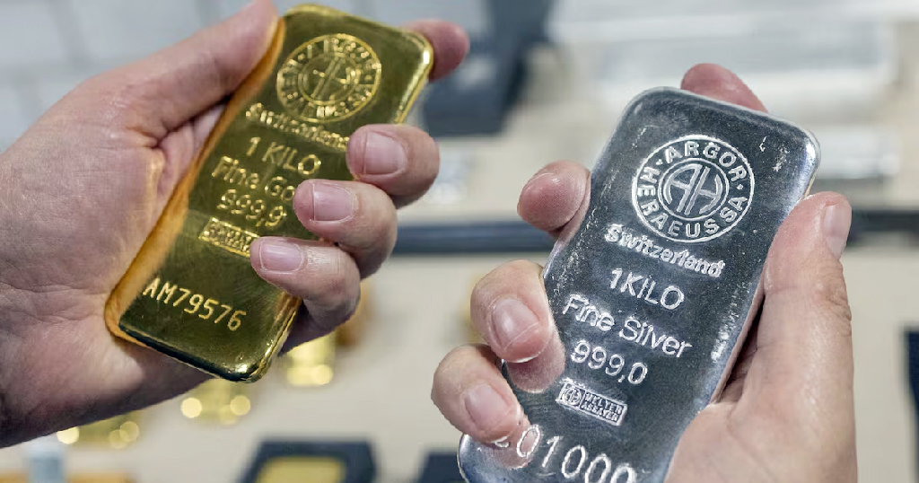 সোনার দাম তো বাড়ছেই, তবে রুপা যেন ‘ট্রাম্পকার্ড’