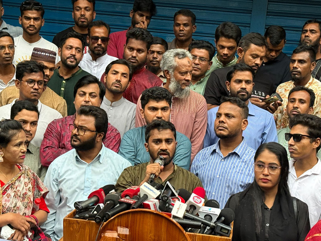 চা-নাশতা খাওয়ানোর সংলাপ করবেন না, সরকারকে রাশেদ খান