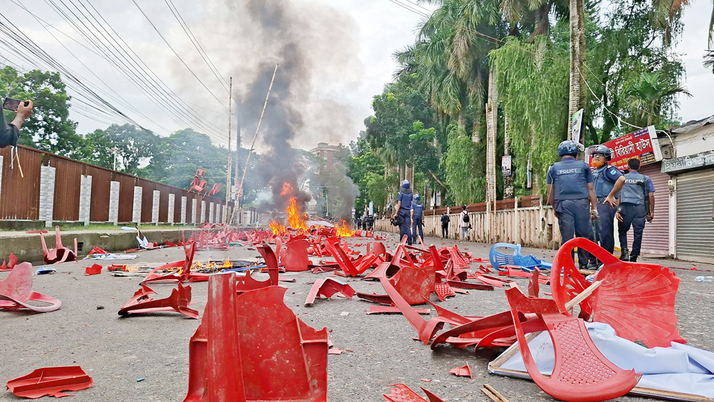 গোপালগঞ্জে সহিংসতা: ঢামেকে মারা যাওয়া যুবক রিকশা চালাতেন, নিহত বেড়ে ৫