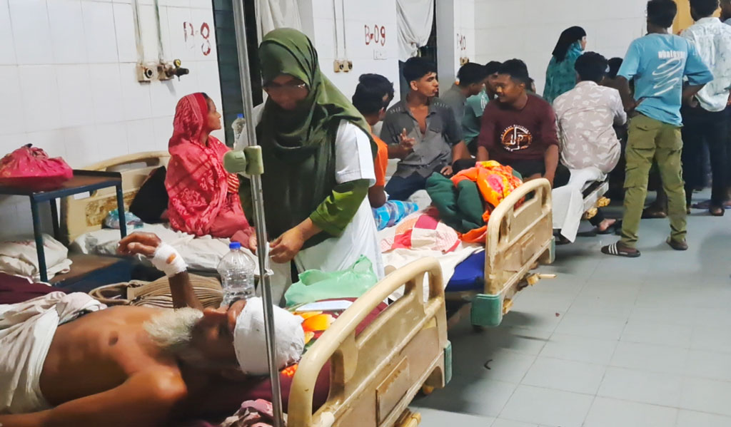 টুঙ্গিপাড়ায় দুই গ্রামবাসীর সংঘর্ষ, আহত ১৫