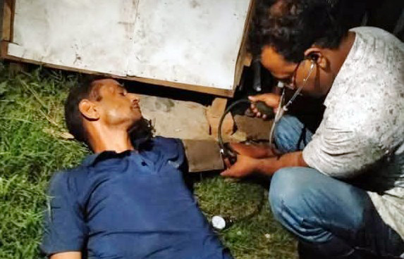 পুলিশ দেখে ইয়াবা গিলে অচেতন যুবক, হাসপাতালে ভর্তি