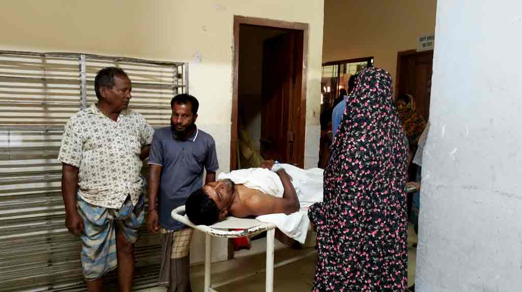 ‘বিল থেকে জাল তোলার অনুমতি কে দিয়েছে’—বলেই দুই গ্রাম পুলিশকে মারধরের অভিযোগ