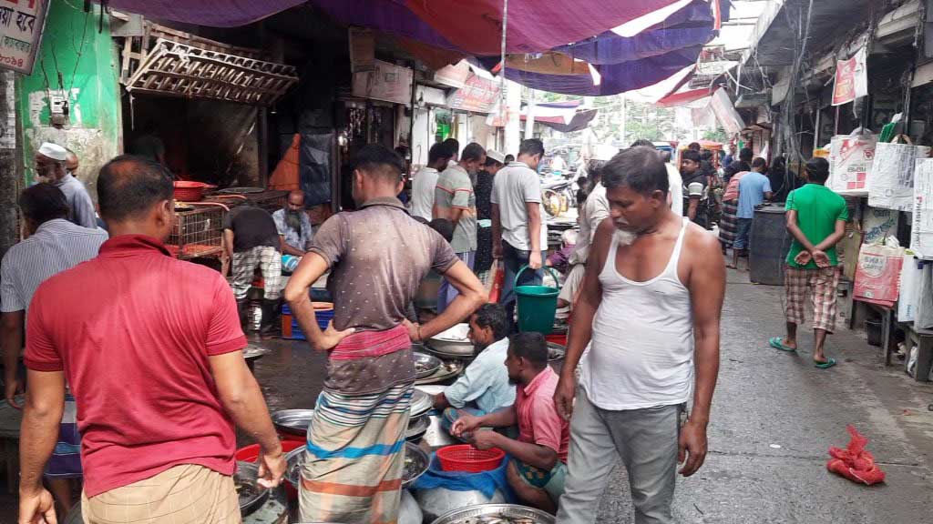 গোপালগঞ্জে পরিস্থিতির উন্নতি, জনজীবনে ফিরছে স্বাভাবিকতা