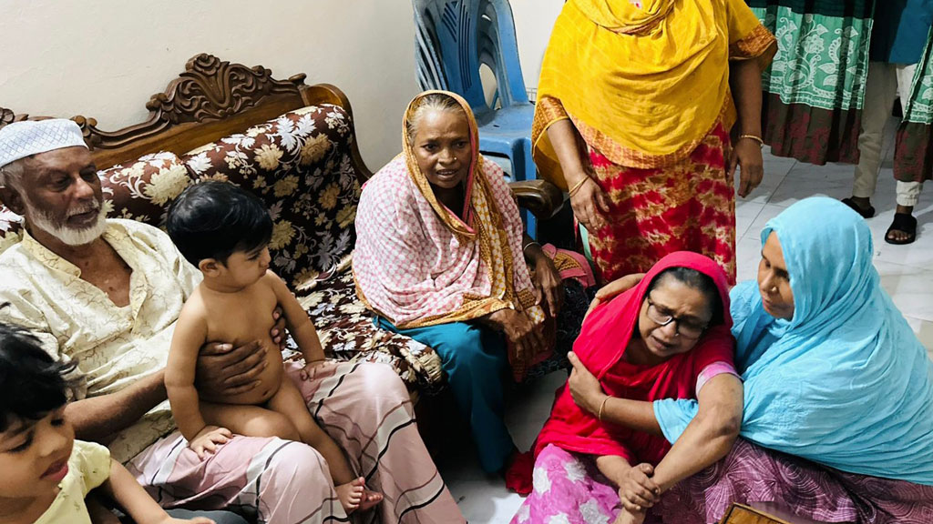 ওরে তোমরা কেন মাইরা ফেলাইলা, ও তো কোনো দল করত না— নিহত সোহেলের মায়ের বিলাপ