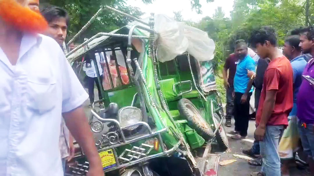 গোপালগঞ্জে বাস ও ইজিবাইকের মুখোমুখি সংঘর্ষে নিহত ২, আহত ৫