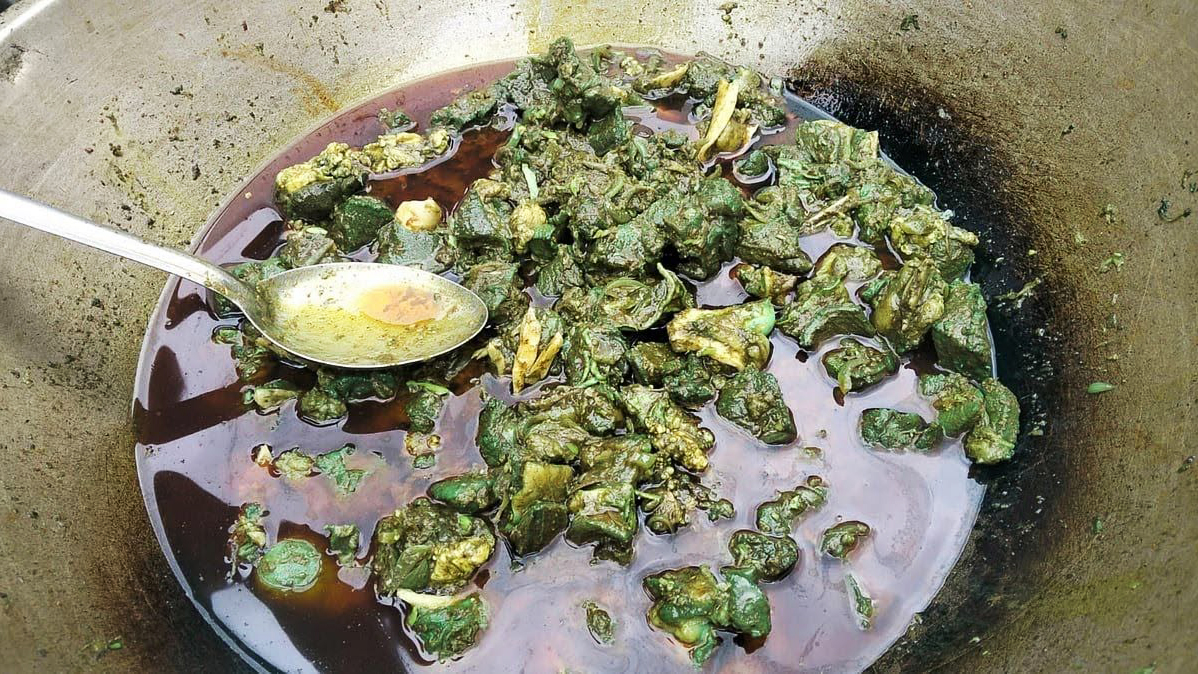 রান্নায় সবুজ হয়ে গেল গরুর মাংস: ল্যাব পরীক্ষার উদ্যোগ নিরাপদ খাদ্য কর্তৃপক্ষের