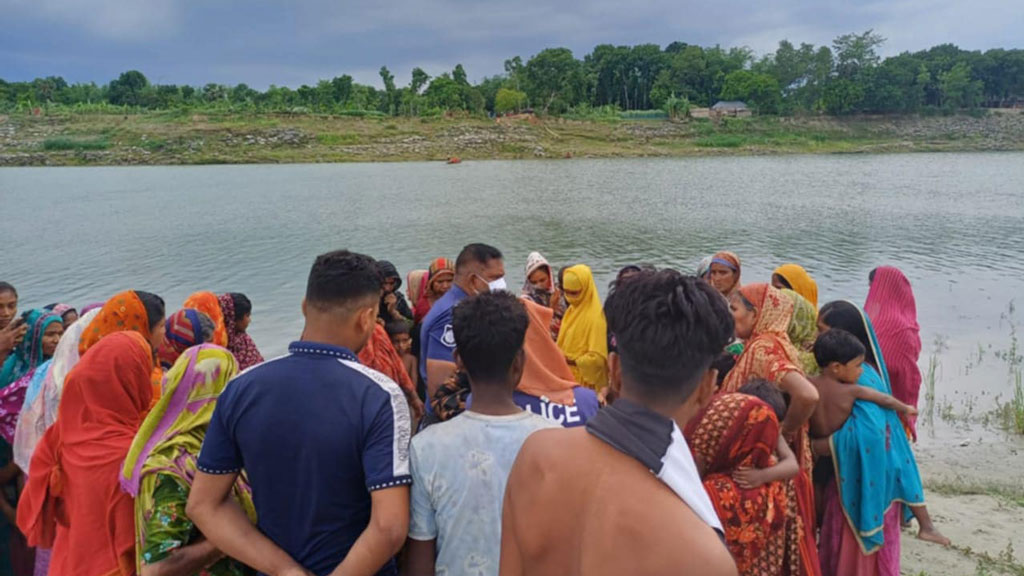 গড়াই নদে মিলল নারীর ভাসমান লাশ