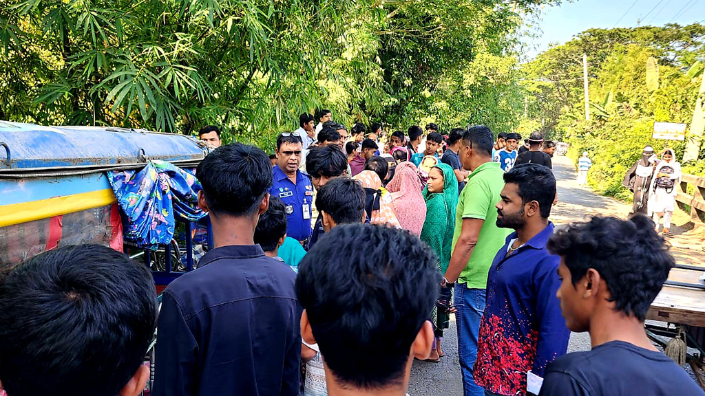 অটোরিকশার মোটরে ওড়না পেঁচিয়ে গার্মেন্টস কর্মীর মৃত্যু