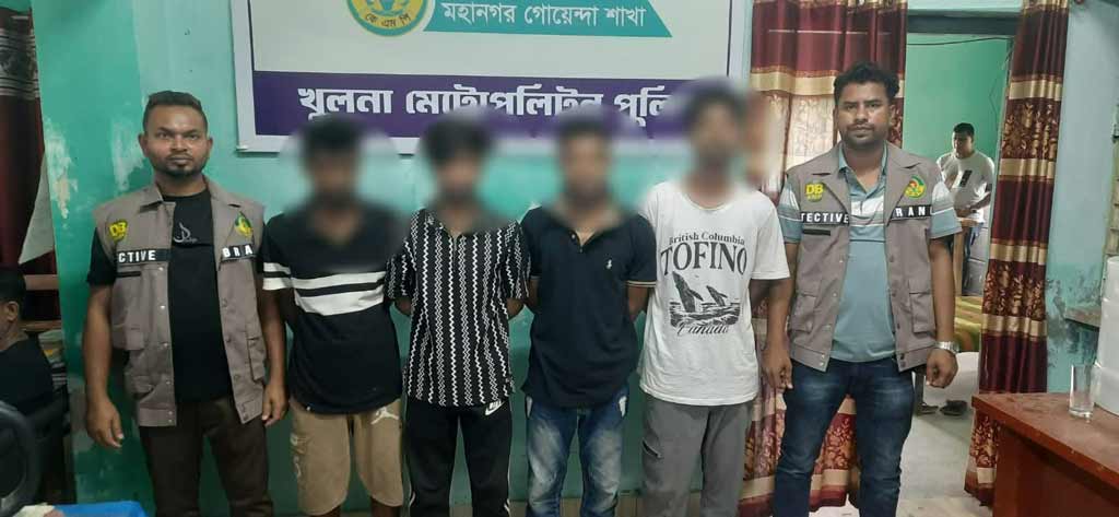 খুলনায় শীর্ষ সন্ত্রাসী গ্রেনেড বাবুর সহযোগী রাব্বিসহ ৪ জন গ্রেপ্তার