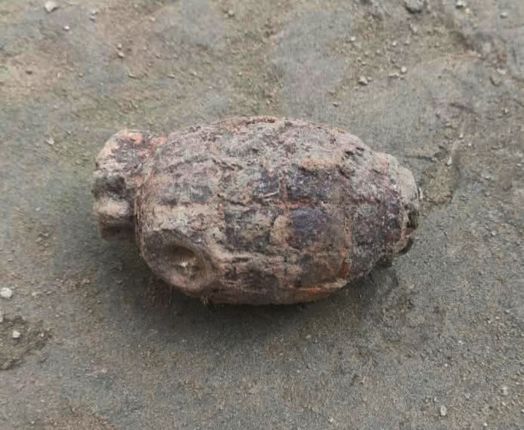 ফসলি জমি থেকে পরিত্যক্ত গ্রেনেড উদ্ধার