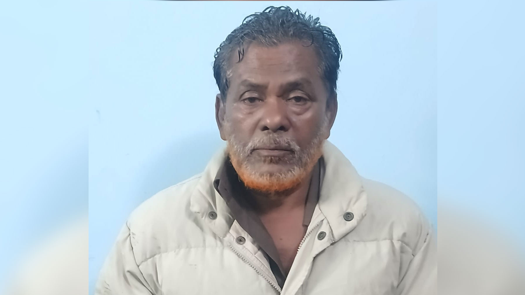 ক্রেতা সেজে র‍্যাবের অভিযান, ৩টি তক্ষকসহ গ্রেপ্তার ১