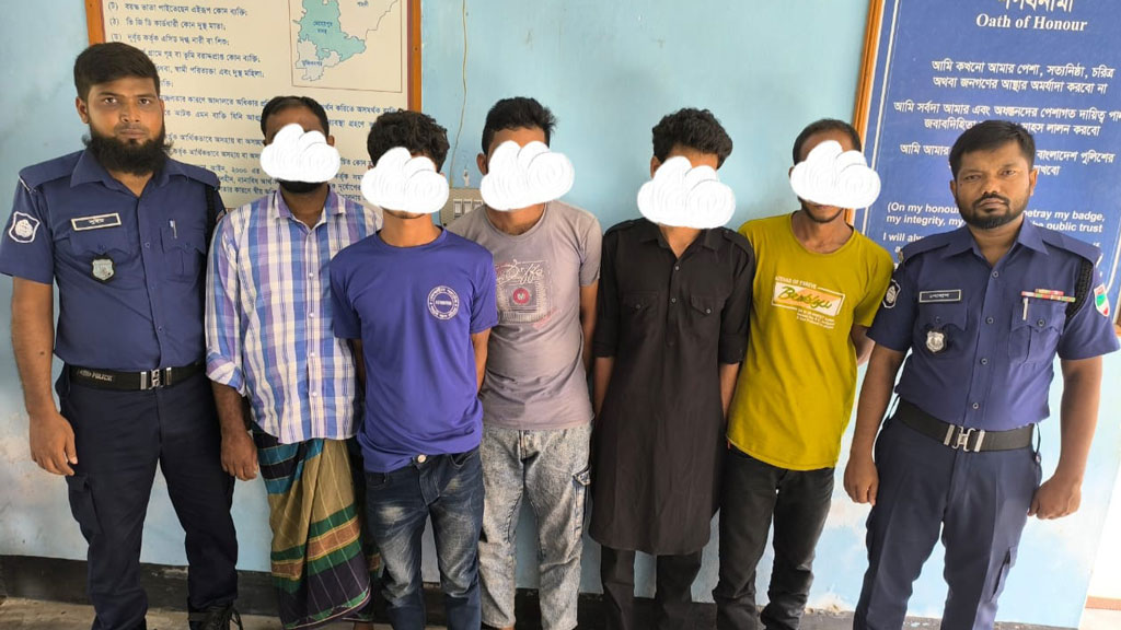 গাংনীতে ছিনতাইয়ের মামলায় গ্রেপ্তার ৫