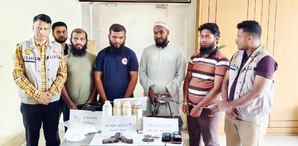 উগ্রবাদী সংগঠনের সঙ্গে জড়িতের অভিযোগে গ্রেপ্তার ৪, সন্দেহের তির আরসা ও তেহরিক-ই-তালেবানের দিকে