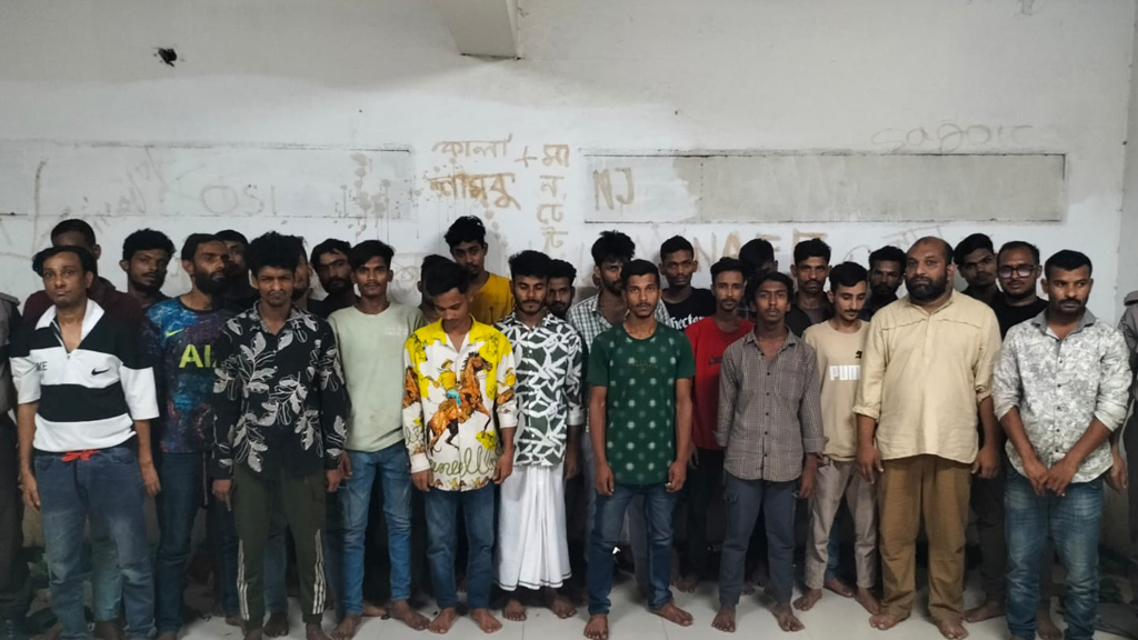 যাত্রাবাড়ী ও তেজগাঁও এলাকা থেকে একদিনে ১১৭ জন গ্রেপ্তার