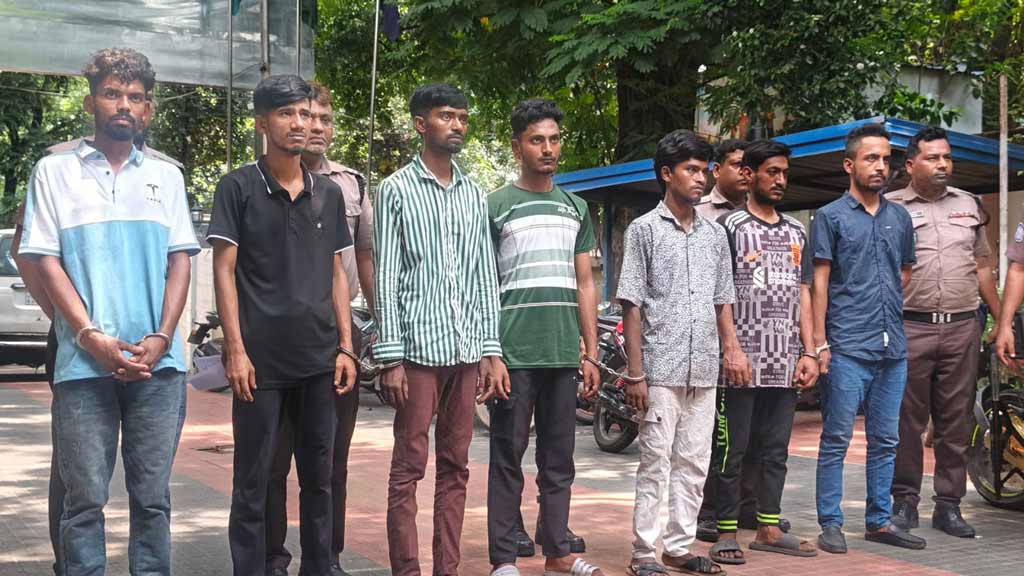 রাজধানীতে বাসস্ট্যান্ড থেকে ঢাবি শিক্ষার্থী অপহরণ, চক্রের ৯ সদস্য গ্রেপ্তার