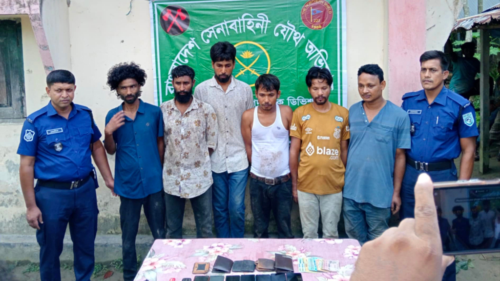 নির্জন পুকুরপাড়ে বসেছিল মাদক-জুয়ার আসর, ৬ যুবকের কারাদণ্ড