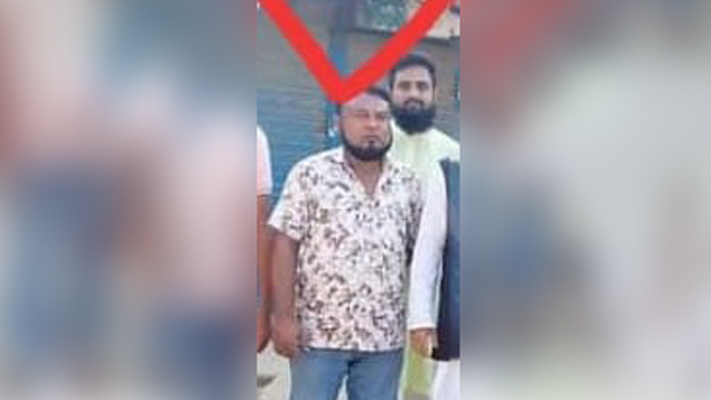বাসচালককে পুড়িয়ে হত্যার মামলায় আওয়ামী লীগ নেতা গ্রেপ্তার