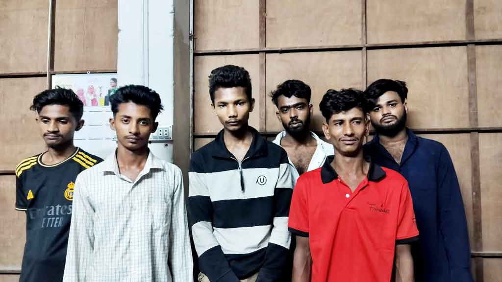 মোহাম্মদপুরে কোটি টাকা চাঁদা দাবির মামলায় গ্রেপ্তার ৬