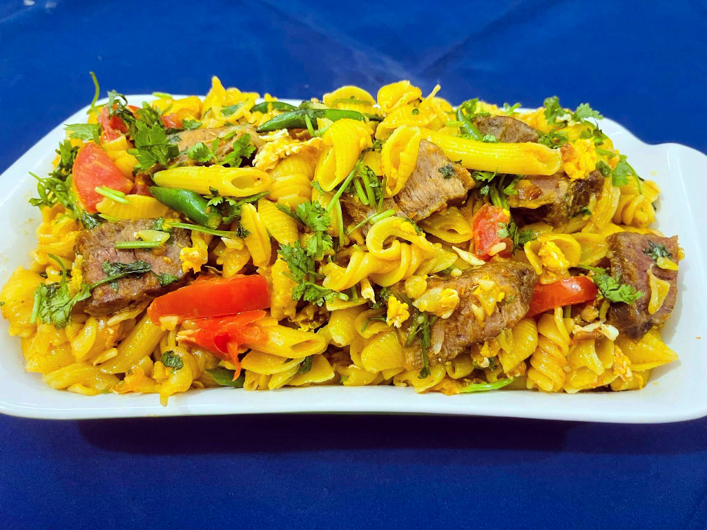 মিক্সড পাস্তা উইথ বিফ