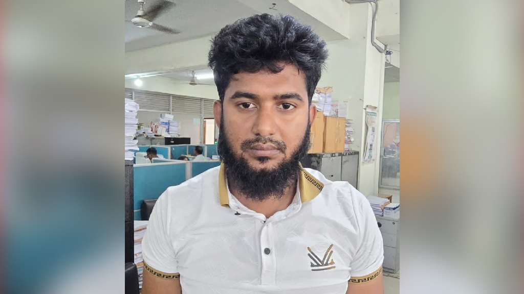অবৈধপথে গ্রিসযাত্রায় ১৮ বাংলাদেশির মৃত্যু: পাচার চক্রের সদস্য গ্রেপ্তার