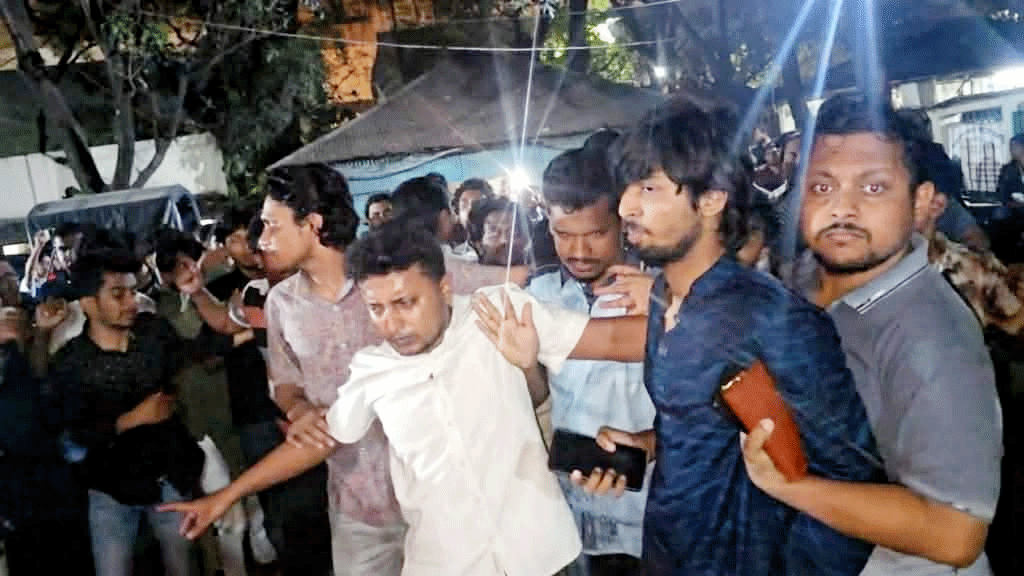 ‘গুপ্ত’ ইস্যু: ছোট শব্দে বড় রাজনীতি