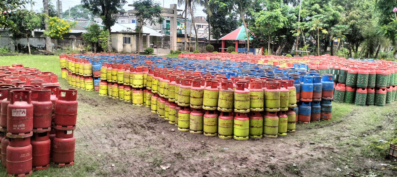 চিতলমারীতে ২১ লাখ ৮১ হাজার টাকার গ্যাস সিলিন্ডার জব্দ