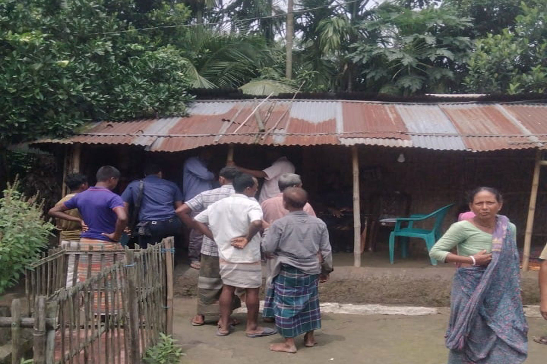 ‘গ্যাস ট্যাবলেট’ খেয়ে স্বামী-স্ত্রীর মৃত্যু