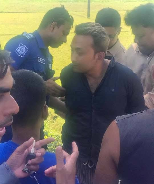 মা‌কে ছু‌রিকাঘা‌তে হত্যা: ৫ ঘণ্টার মধ্যে পলাতক ছে‌লে আটক