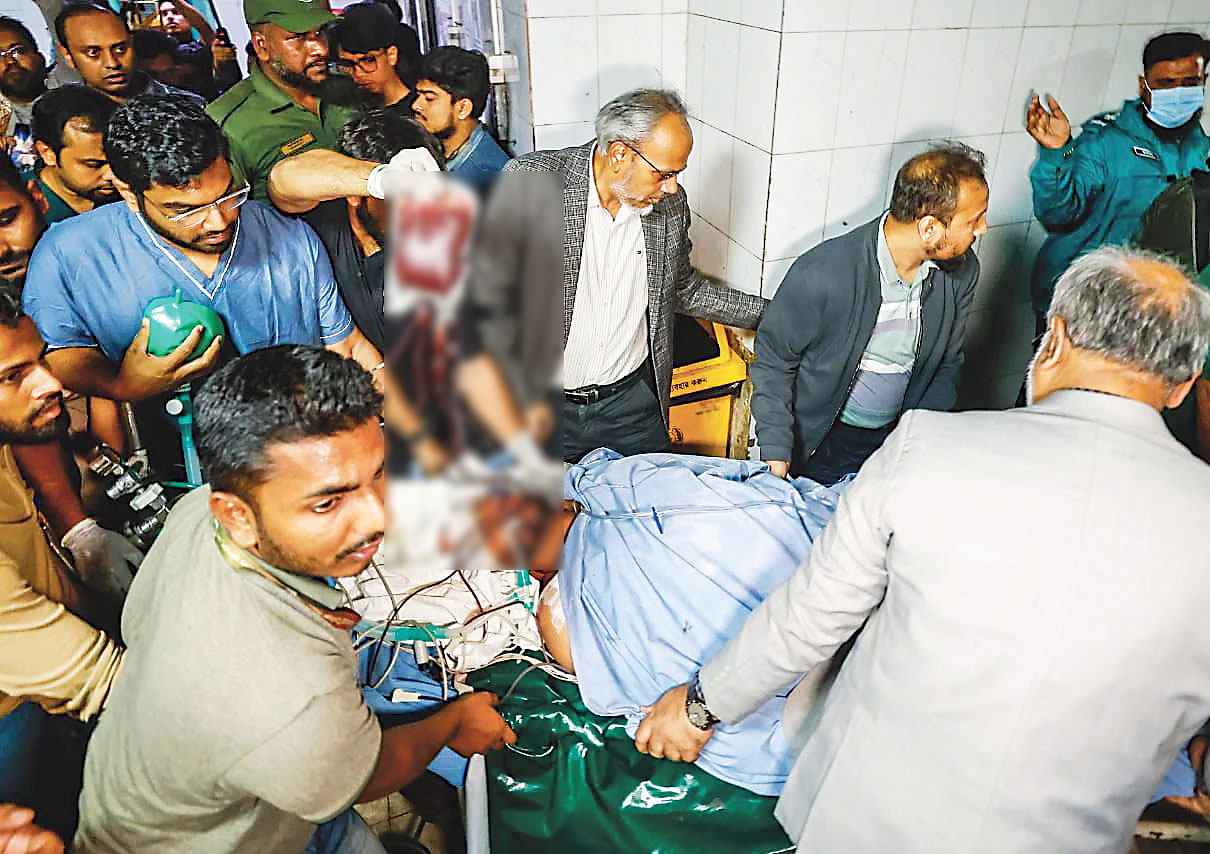 অবস্থা সংকটাপন্ন: জুলাইয়ের মুখ হাদি গুলিবিদ্ধ