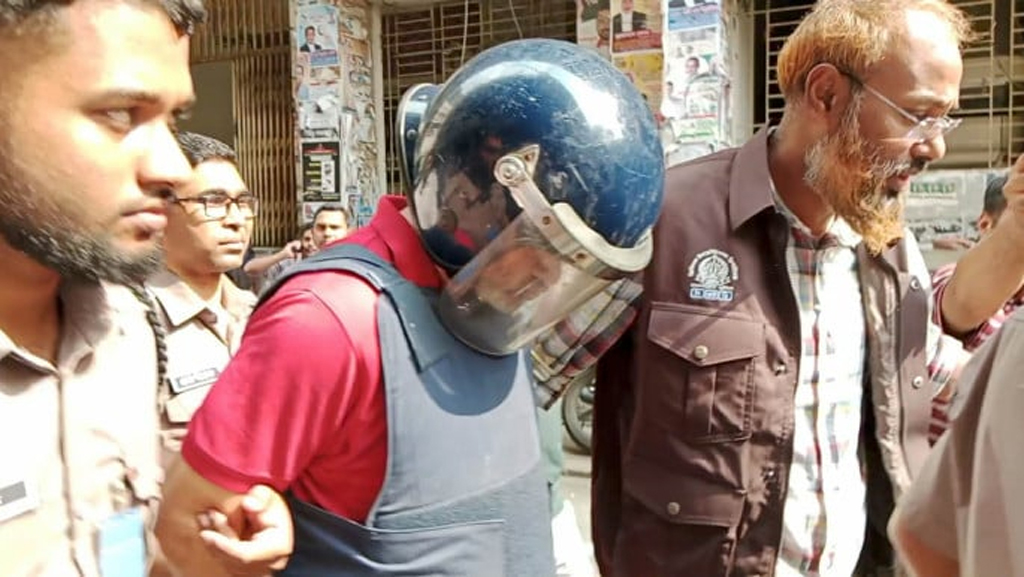 হাদি হত্যা: অস্ত্র বিক্রেতা মাজেদুল ৩ দিনের রিমান্ডে