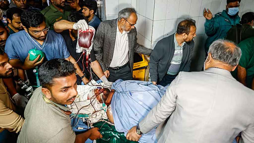 এভারকেয়ারে নেওয়া হচ্ছে হাদিকে