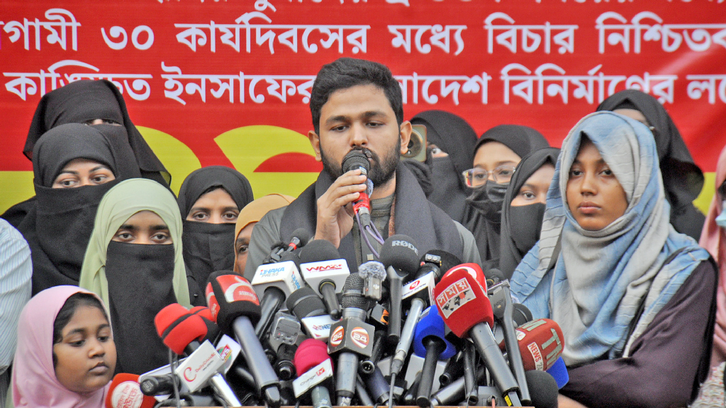 হাদি হত্যার বিচার না হওয়া পর্যন্ত সংগ্রাম চলবে–ইনকিলাব মঞ্চের ‘শহীদি শপথ’