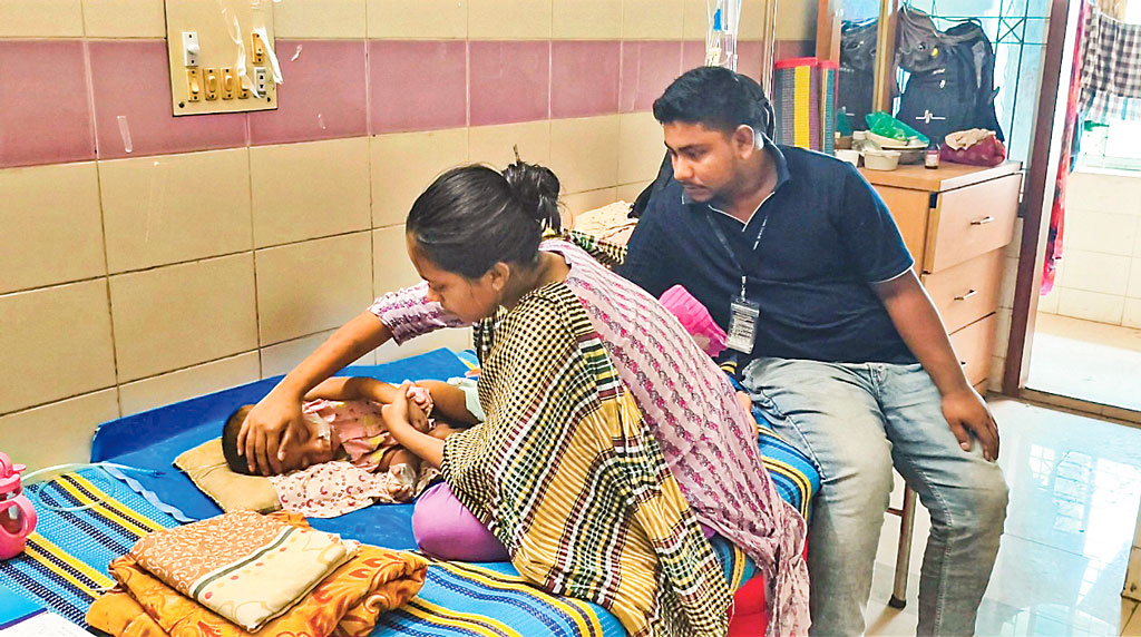 বাবার আক্ষেপ: আইসিইউ থাকলে হয়তো বাঁচত ছেলেটা