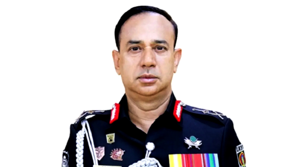 পরিবারসহ র্যাবের সাবেক ডিজি হারুনের দেশত্যাগে নিষেধাজ্ঞা