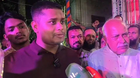 পদত্যাগ বর্তমান সরকারের প্যারাসিটামল থেরাপি: হাসনাত আবদুল্লাহ