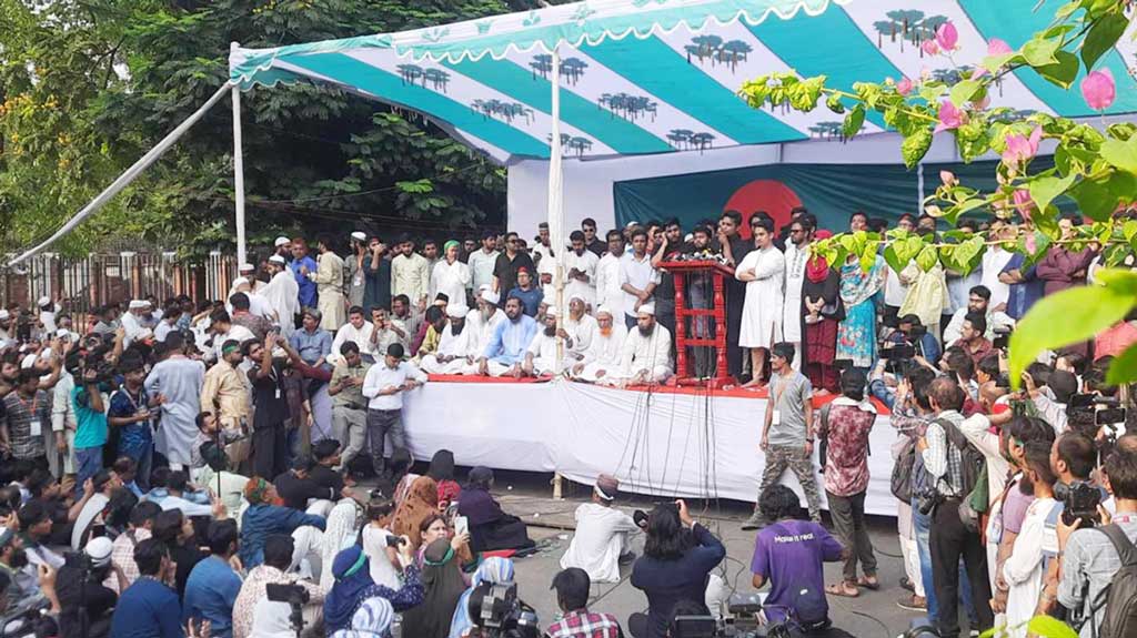 শাহবাগে ‘ব্লকেড’ ডেকে অভ্যুত্থানের ‘দ্বিতীয় পর্ব’ ঘোষণা হাসনাত আবদুল্লাহর