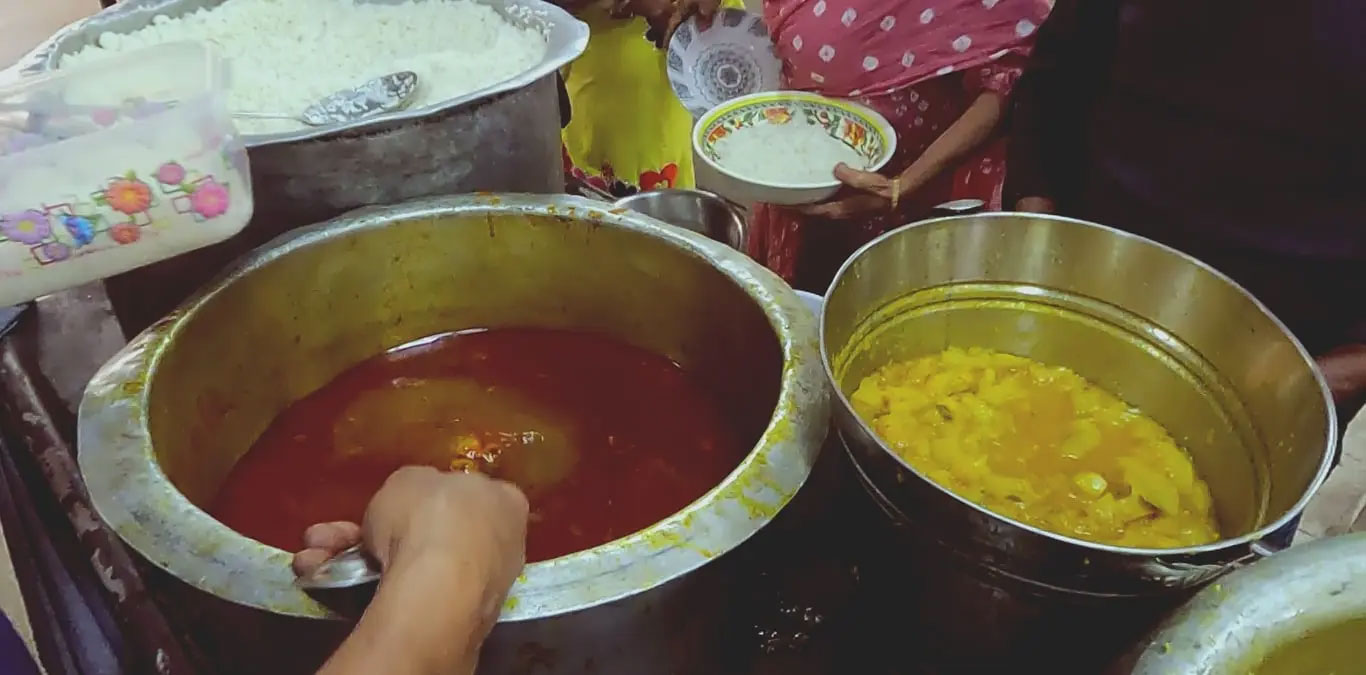 সরকারি হাসপাতালের খাবার: মুখে রোচে না, মানেও প্রশ্ন