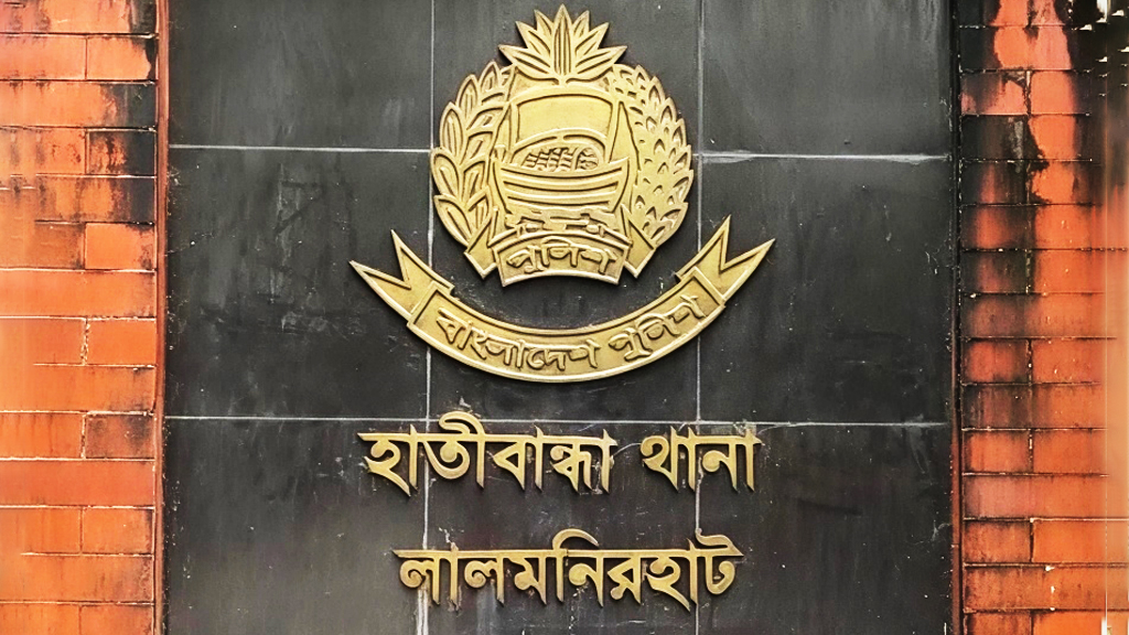 মাদক কারবারিদের হামলায় ২ পুলিশ আহত, হাতকড়াসহ পালালেন আসামি