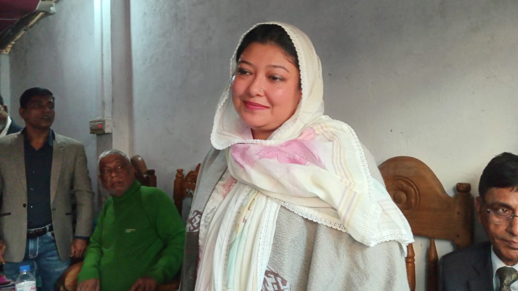 বাবার পক্ষে নির্বাচনী প্রচারণায় কারাবন্দী জাপা প্রার্থী টিপুর মেয়ে হাবিবা