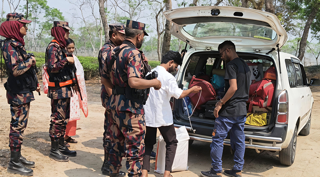 সীমান্তে জ্বালানি তেলের পাচার রোধে সতর্ক অবস্থানে বিজিবি