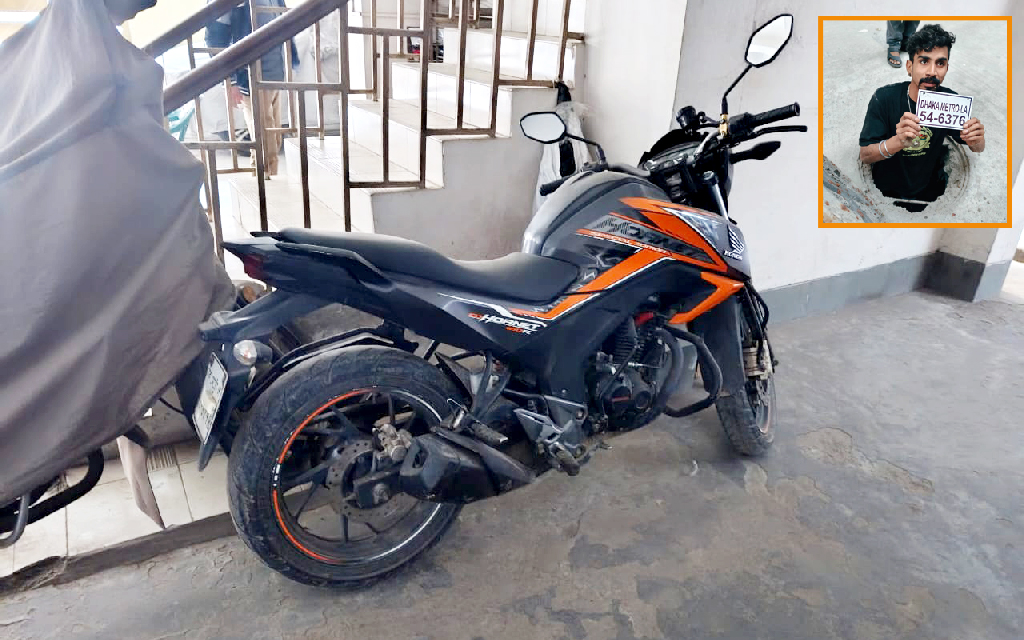 হাদিকে হত্যাচেষ্টায় ব্যবহৃত মোটরসাইকেল, হেলমেট ও ভুয়া নম্বরপ্লেট উদ্ধার