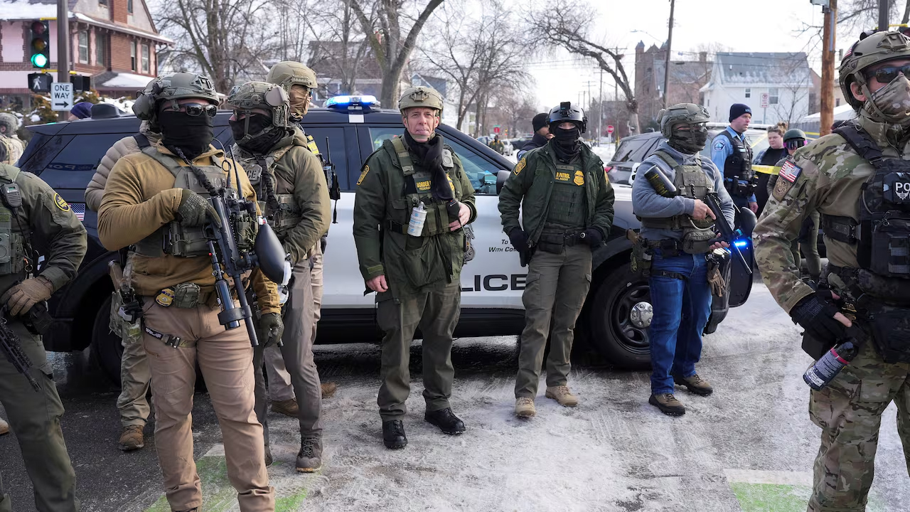 যুক্তরাষ্ট্রে অভিবাসনবিরোধী অভিযানে গুলি, নারী নিহত