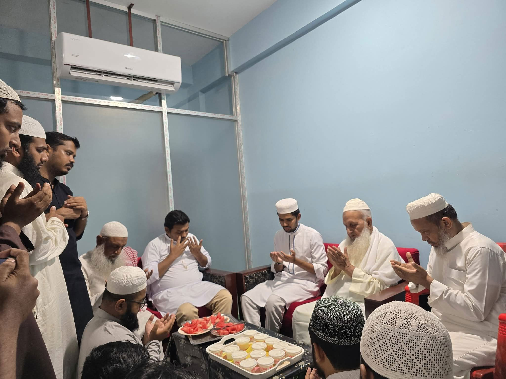 হেফাজতে ইসলামের আমিরের সঙ্গে আসিফ মাহমুদের সাক্ষাৎ