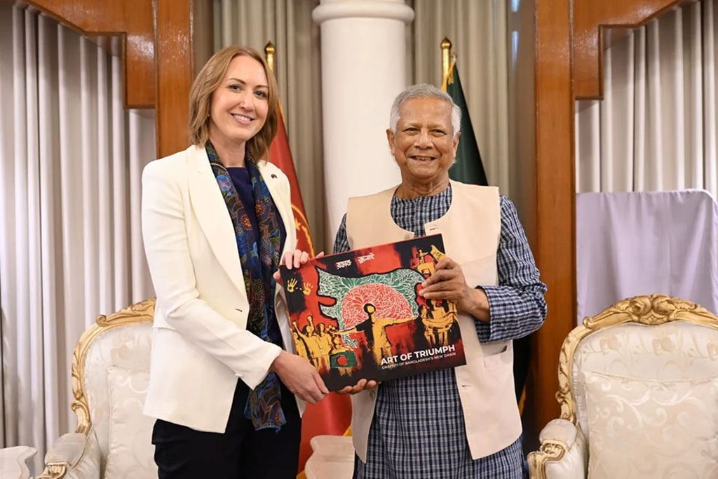 বাংলাদেশে নবনিযুক্ত অস্ট্রেলিয়ান হাইকমিশনার সুসান রাইল প্রধান উপদেষ্টার সঙ্গে সাক্ষাৎ করেন। ছবি: প্রধান উপদেষ্টার ফেসবুক