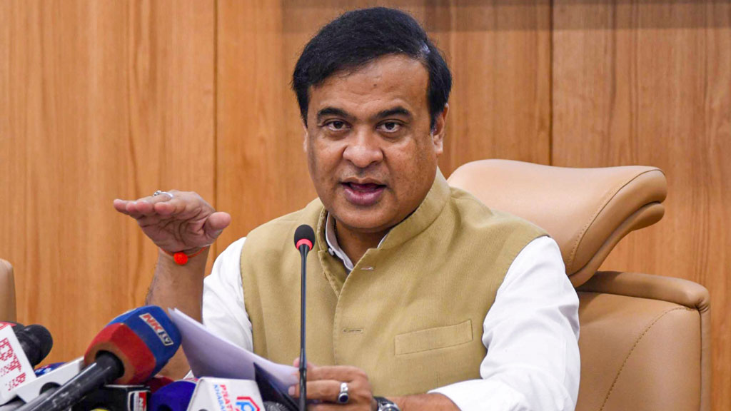 বাংলাদেশ থেকে অনুপ্রবেশের অজুহাতে আসামে আধার কার্ড বিতরণ বন্ধ করল বিজেপি সরকার