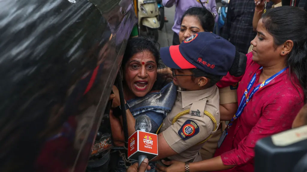 হিন্দি চাপানোর অভিযোগ, ভারতের সবচেয়ে ধনী রাজ্যে ভাষা নিয়ে উত্তেজনা