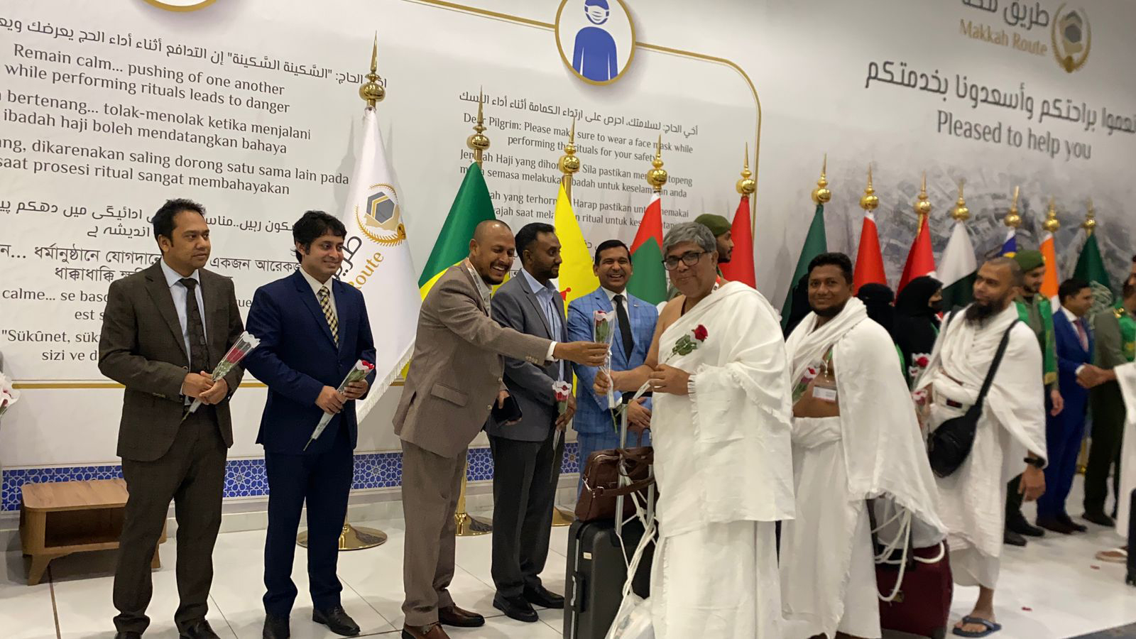 সৌদি আরবের জেদ্দায় পৌঁছেছে বাংলাদেশের প্রথম হজ ফ্লাইট