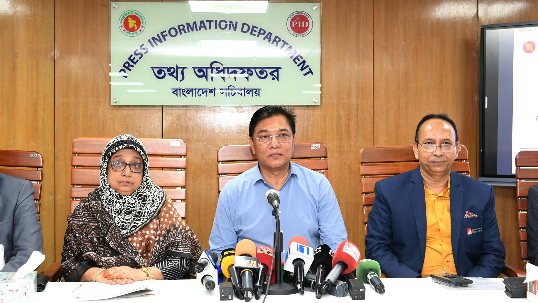 হাজিদের ১৫০ লাগেজ থেকে চুরির অভিযোগ ‘অসত্য’: প্রতিমন্ত্রী