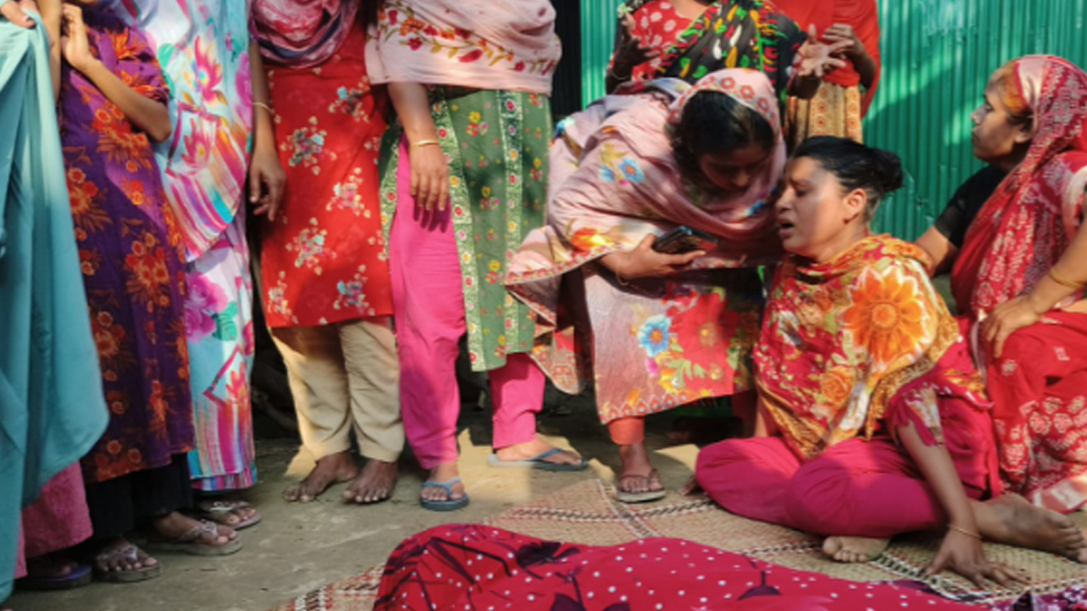 চাঁদপুরে মারামারি থামাতে গিয়ে বাবার মৃত্যু, ছেলে-পুত্রবধূ আটক